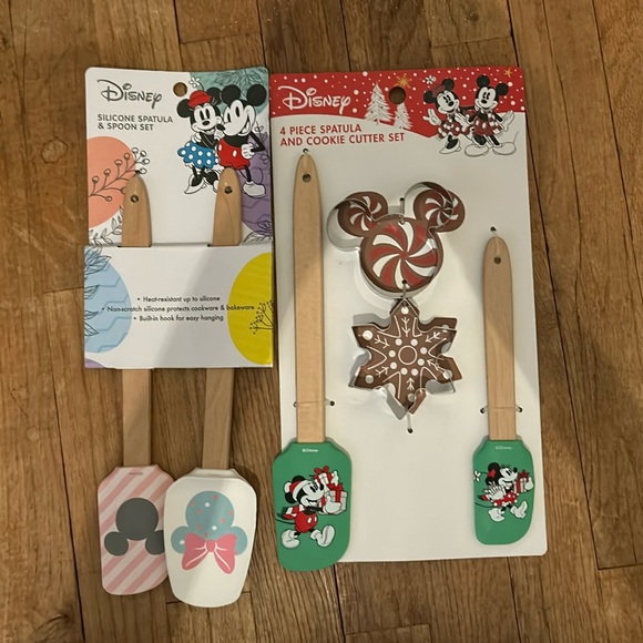 Disney baking essentials - Picture 1 of 3